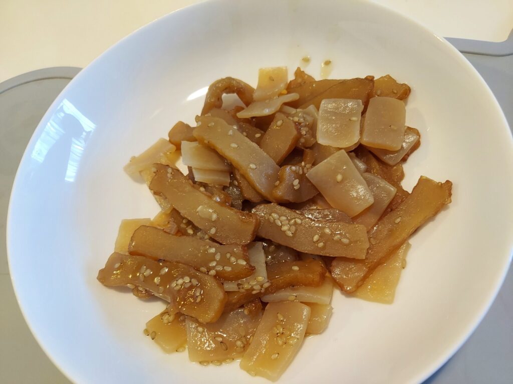 さつま揚げのこんにゃくの甘辛煮