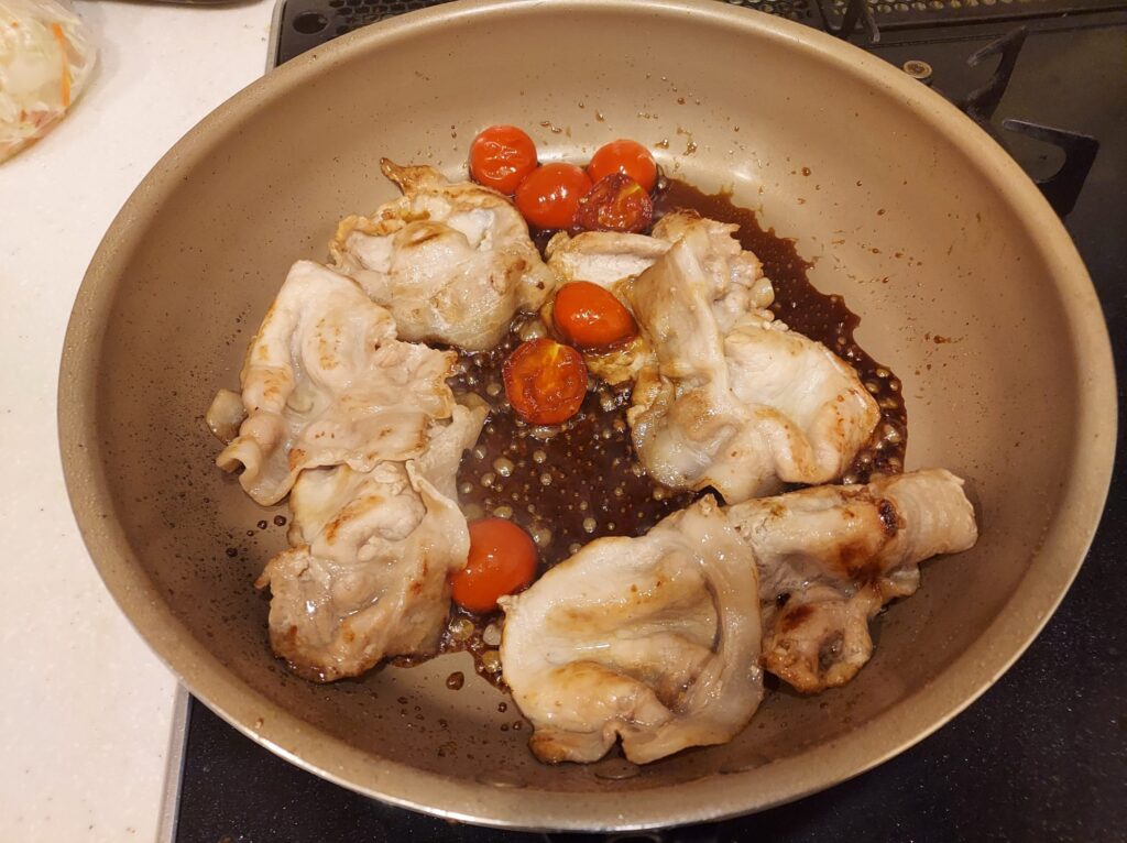 オイシックス　豚ロースのトマト照り焼き 調理工程